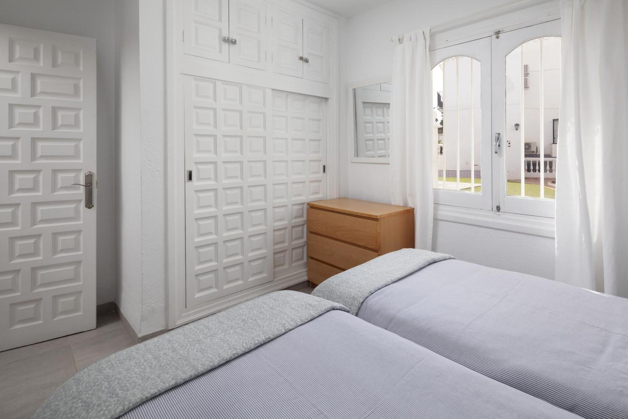Bright Spacious 1 Bed Apartment نيرخا المظهر الخارجي الصورة